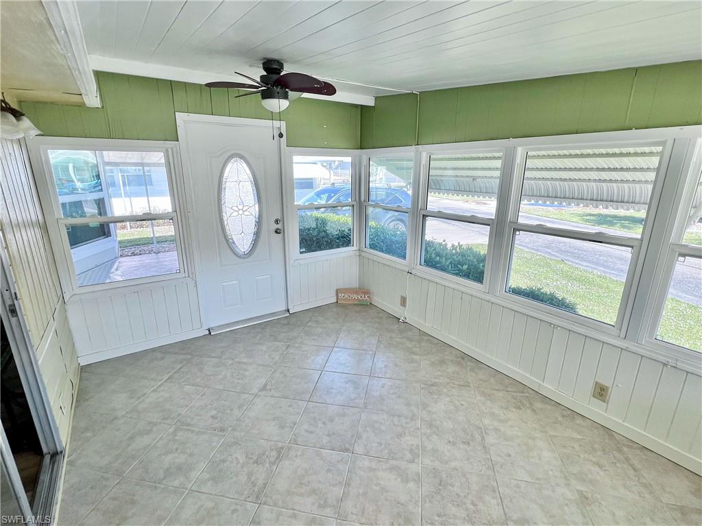 Sunroom/Den
