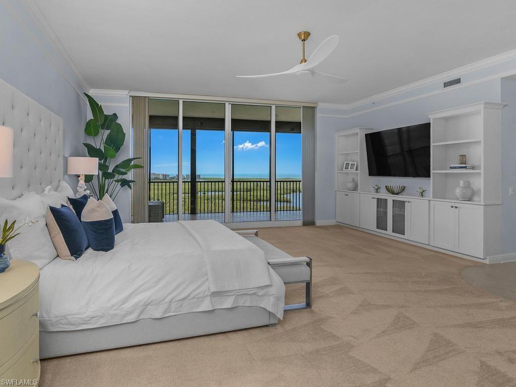 Huge lanai is a nice bonus!