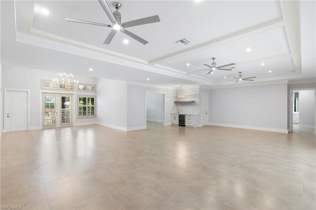 1086 Michigan AVE photo 12