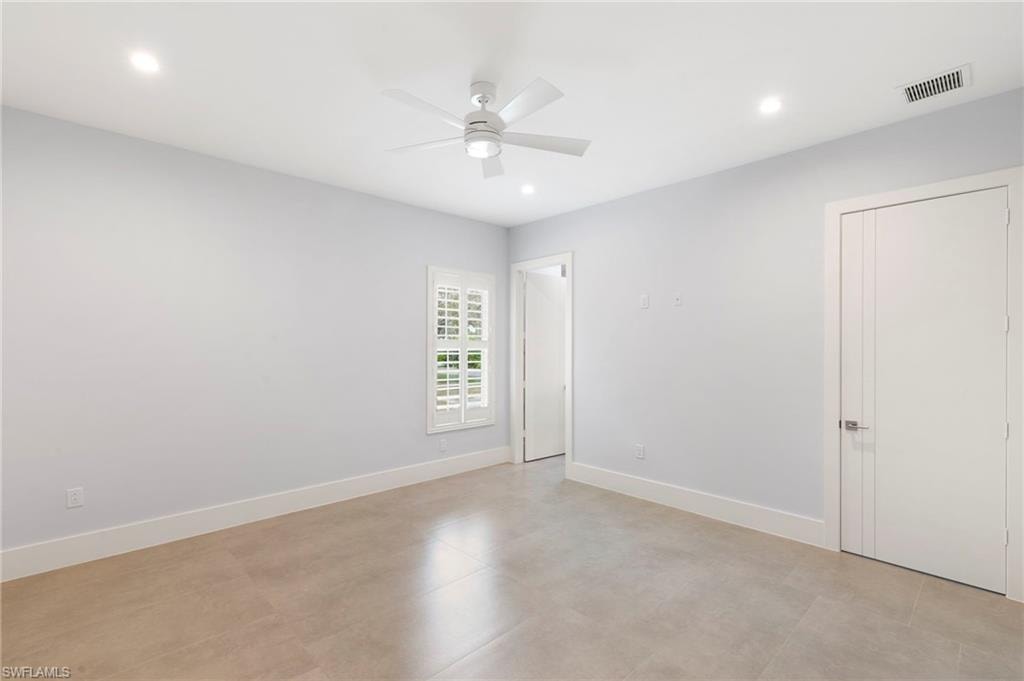 1086 Michigan AVE photo 26