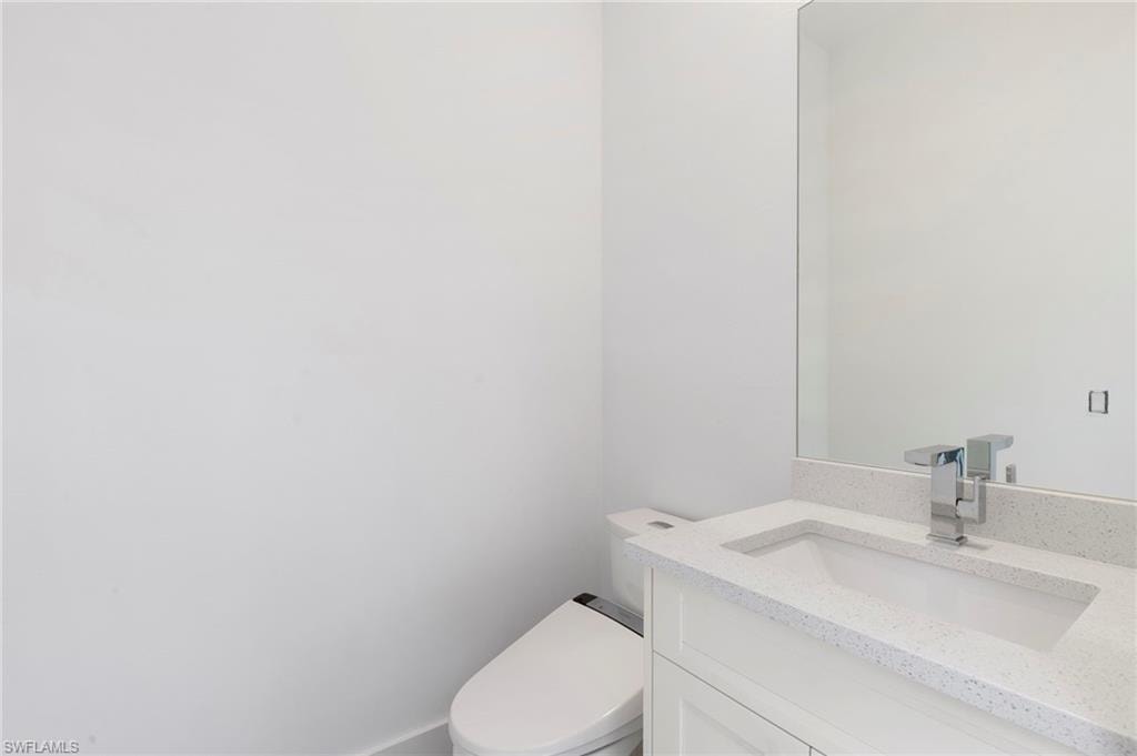 1086 Michigan AVE photo 30