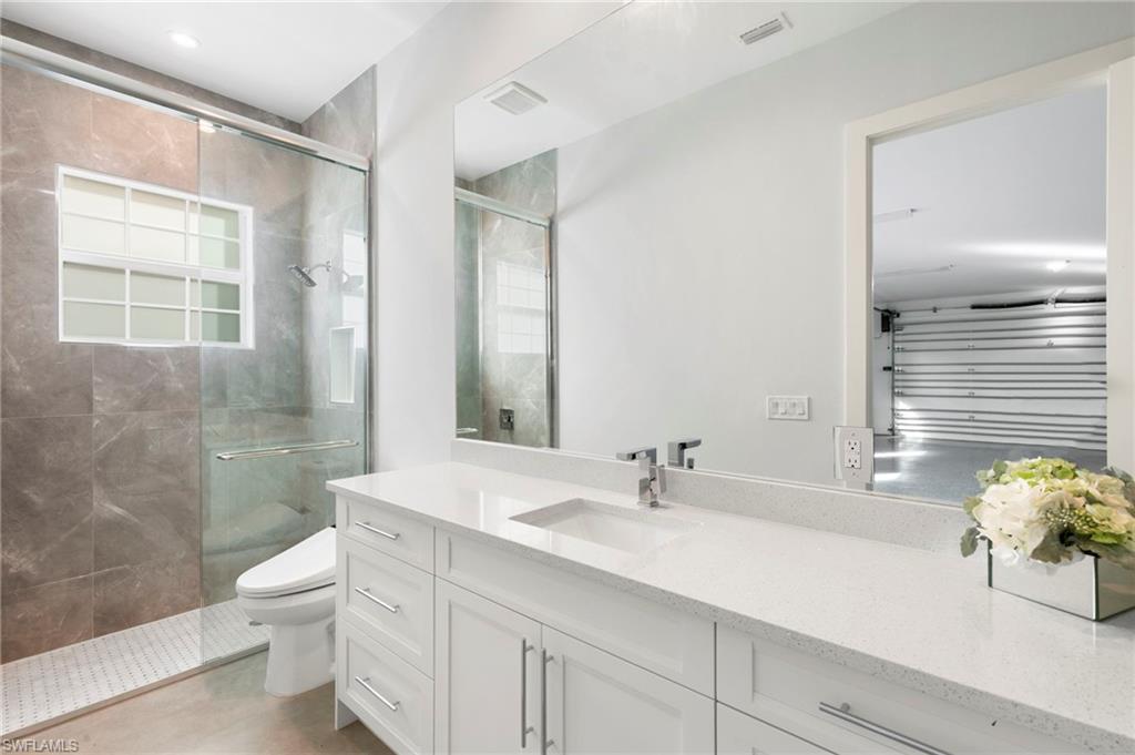 1086 Michigan AVE photo 31