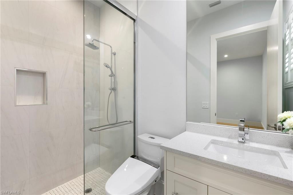 1086 Michigan AVE photo 29