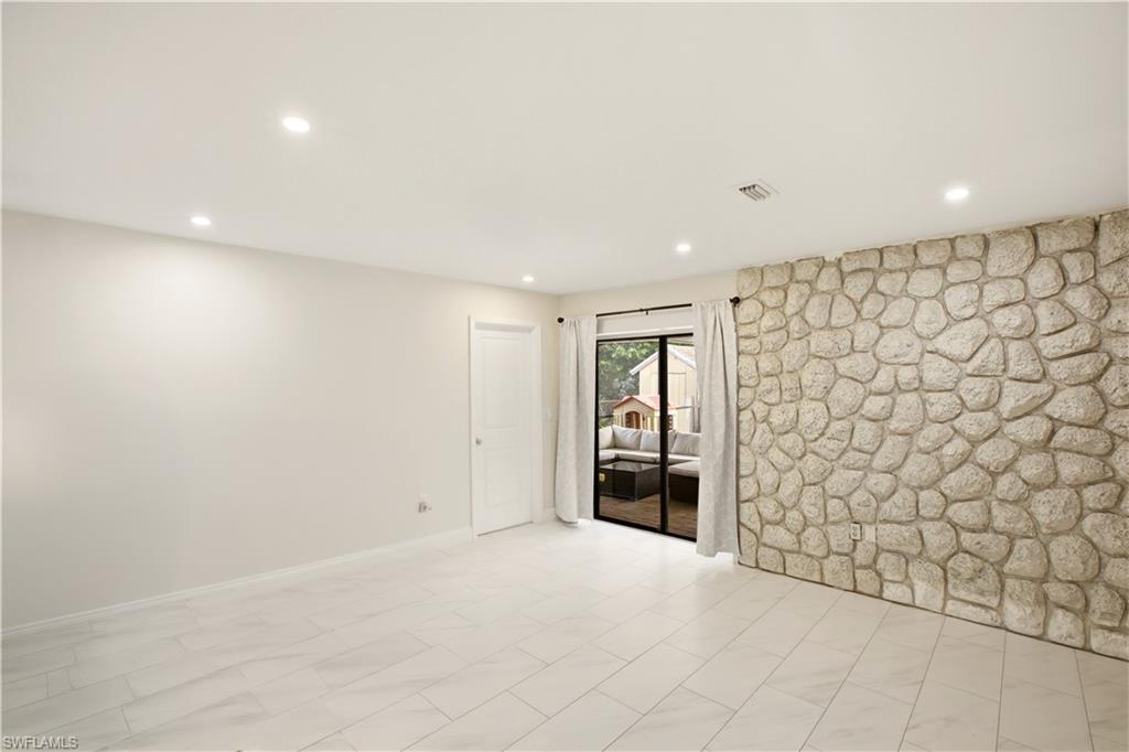 1736 Bonnie CT photo 7