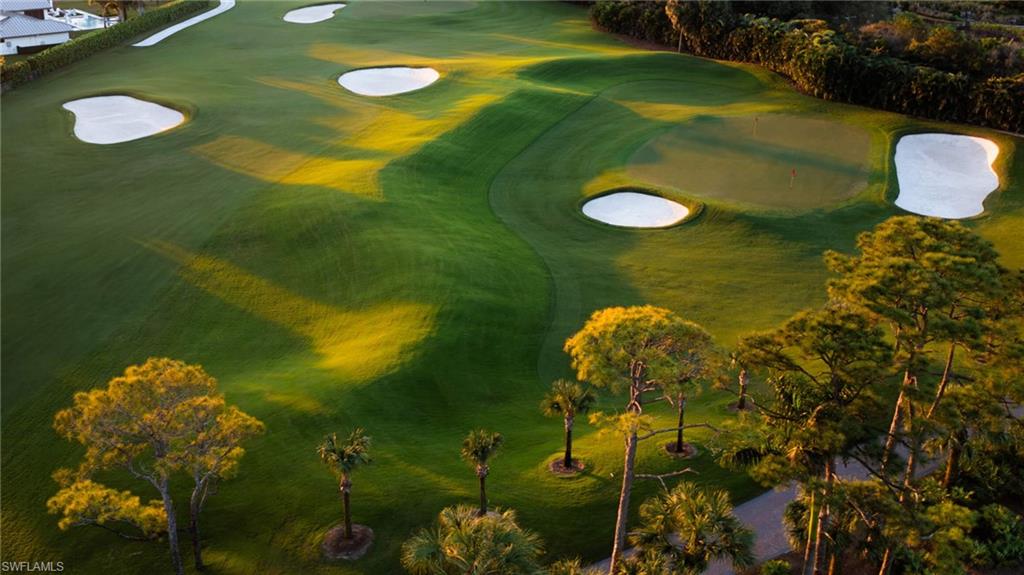 Bird's eye view of a golf course