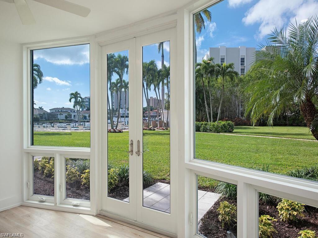 400 Park Shore DR 102 photo 14