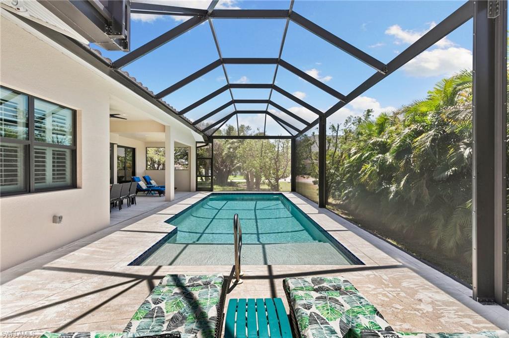 Spacious screened lanai