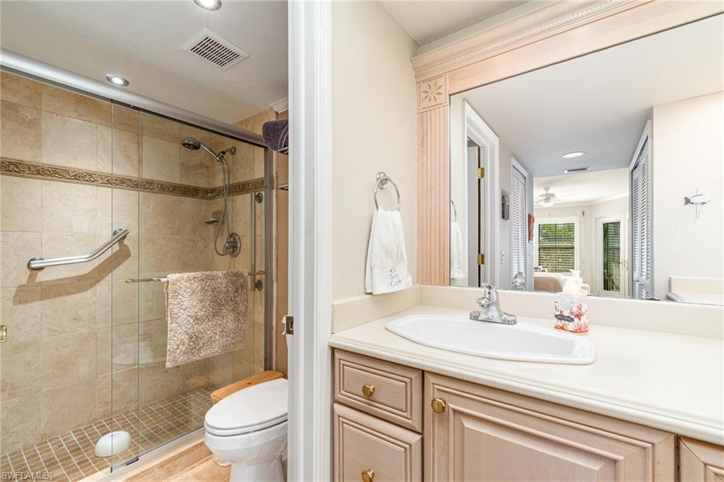 912 SW 48th TER 208 photo 24