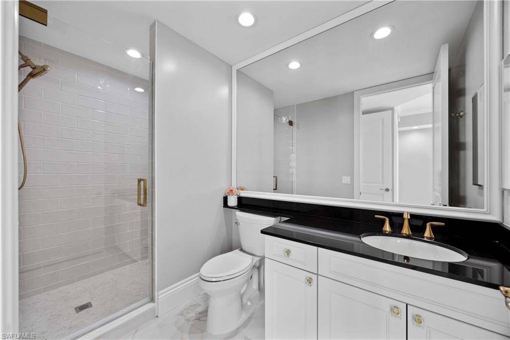 Private bathroom to bedroom 1