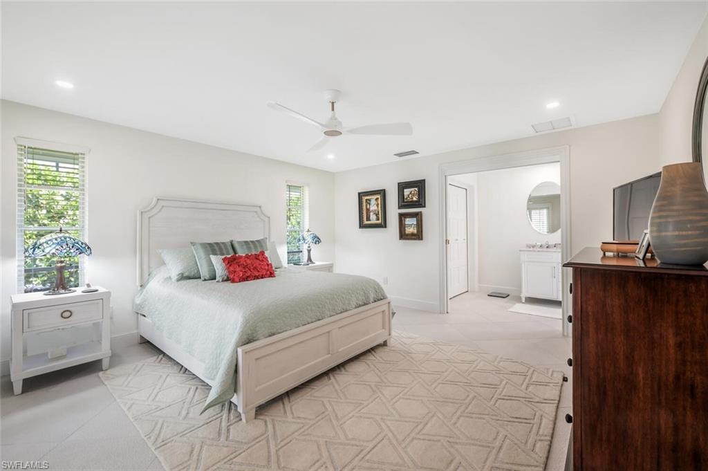 Primary Bedroom/Queen-Sized Bed