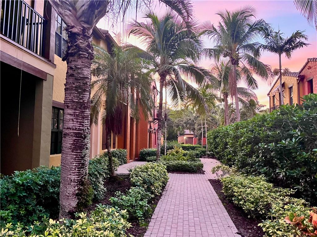 Courtyard area in the front of unit