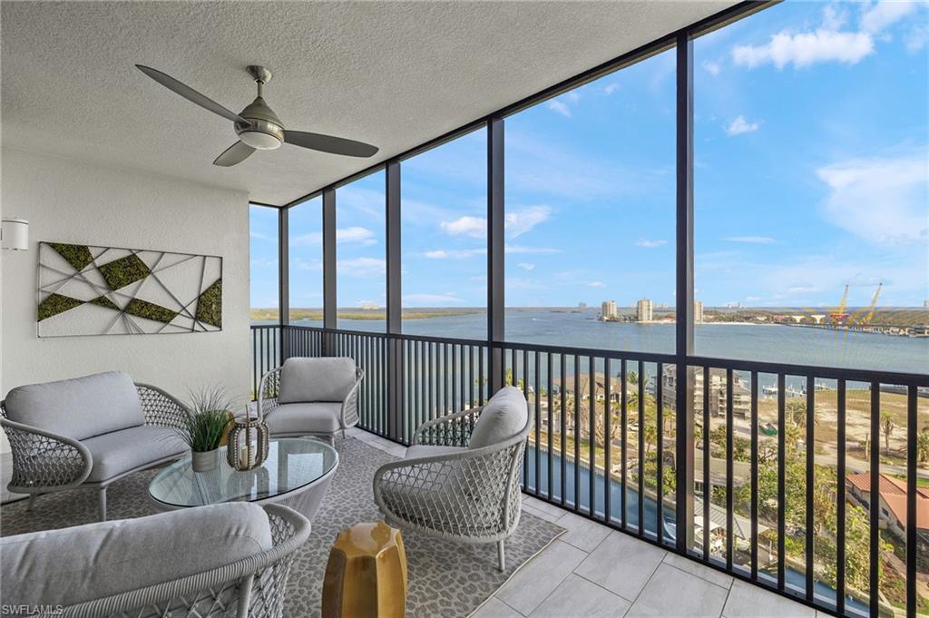 Screened in terrace with breathtaking bay views , relax and watch the sunrise and sunset