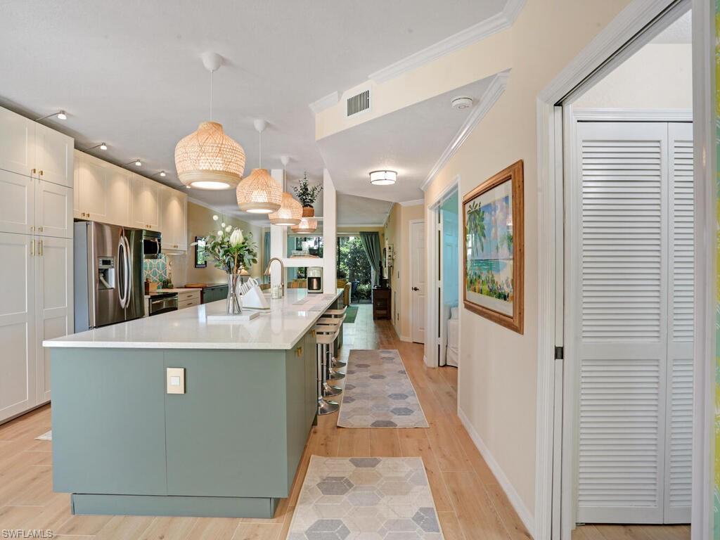 7095 Barrington CIR 6-102