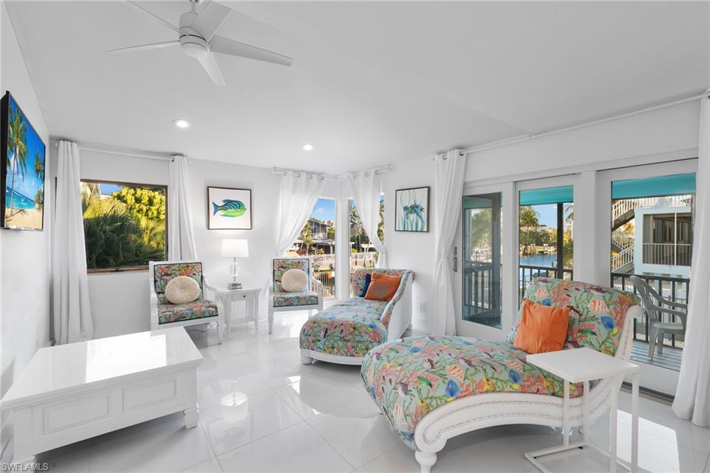 821 Palm ST