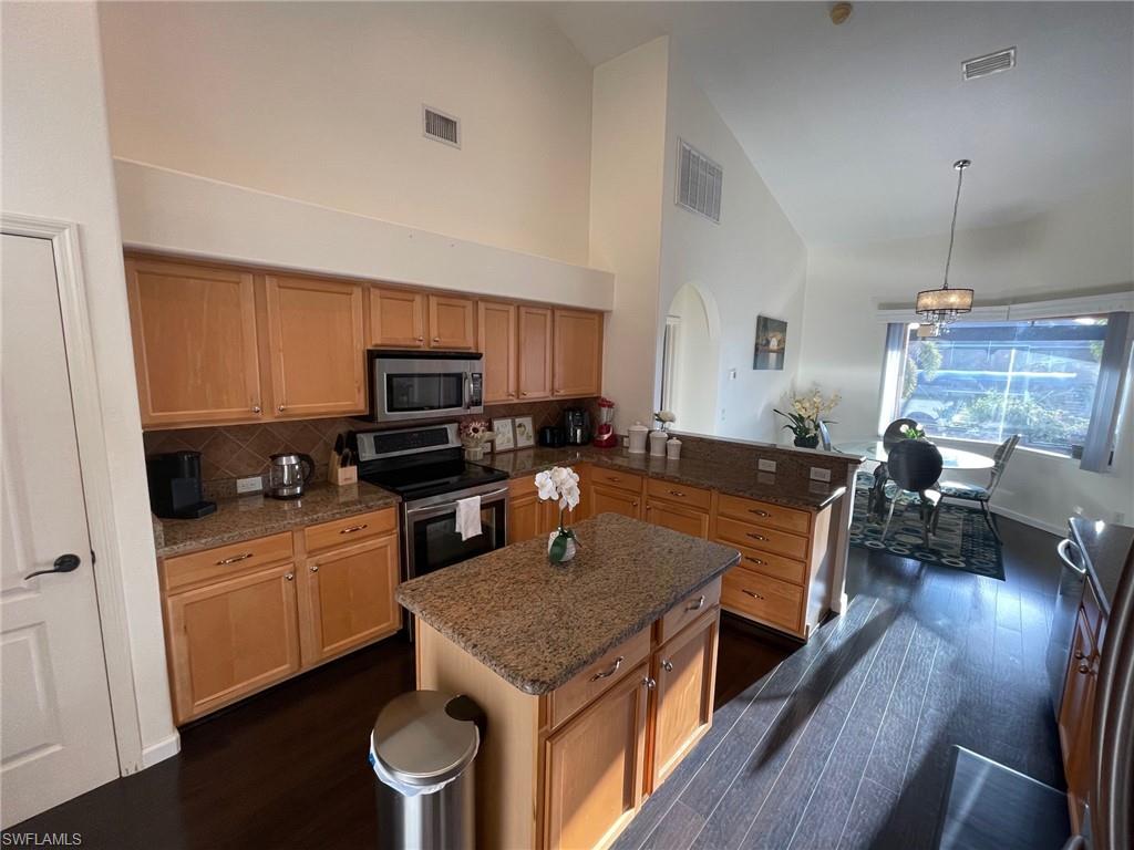 2409 SW 17th PL photo 6