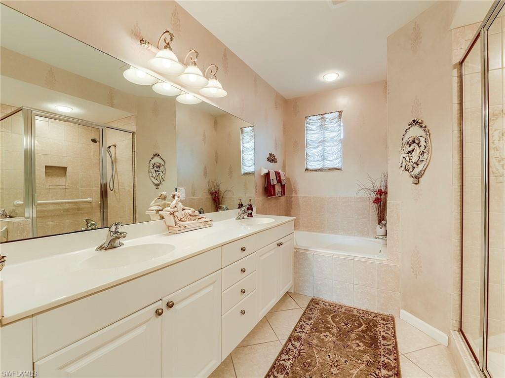 Primary bath with dual sinks