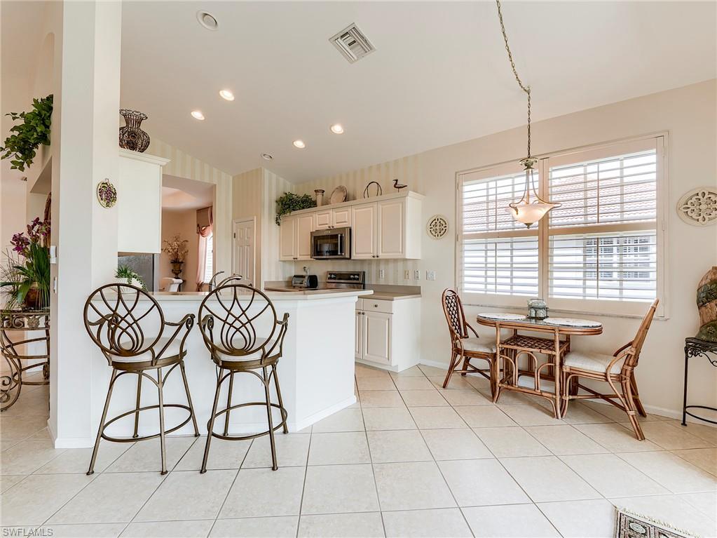 Kitchen dining area