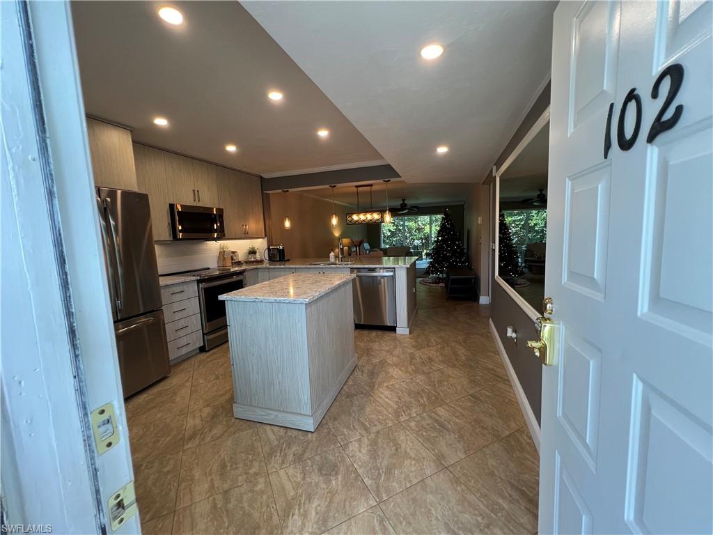 3051 Sandpiper Bay CIR I102