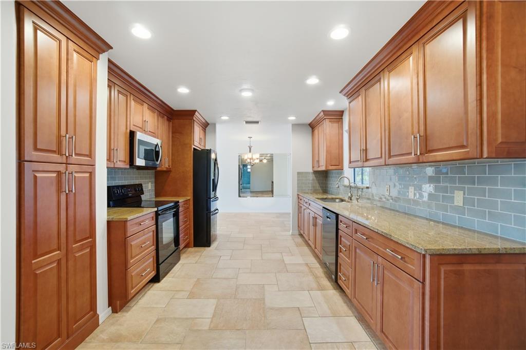 4986 Esplanade ST photo 7