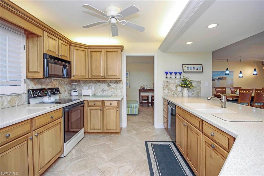 1401 Middle Gulf DR 405R photo 7