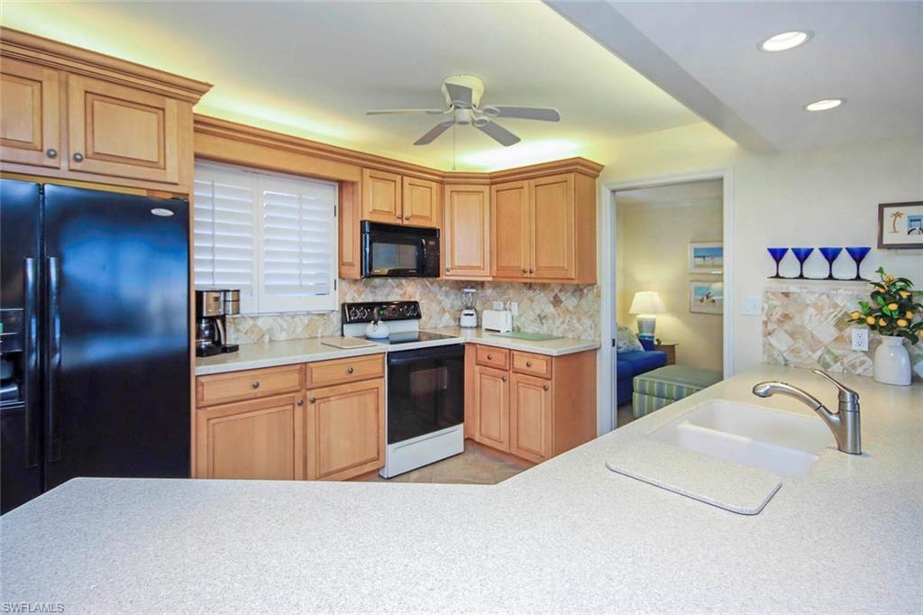 1401 Middle Gulf DR 405R photo 9