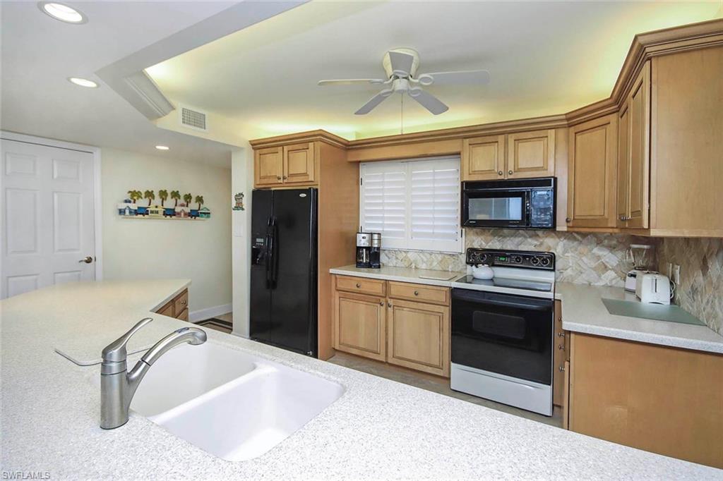 1401 Middle Gulf DR 405R photo 10