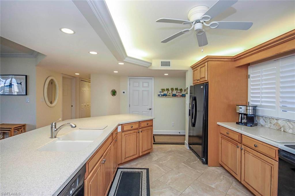1401 Middle Gulf DR 405R photo 8