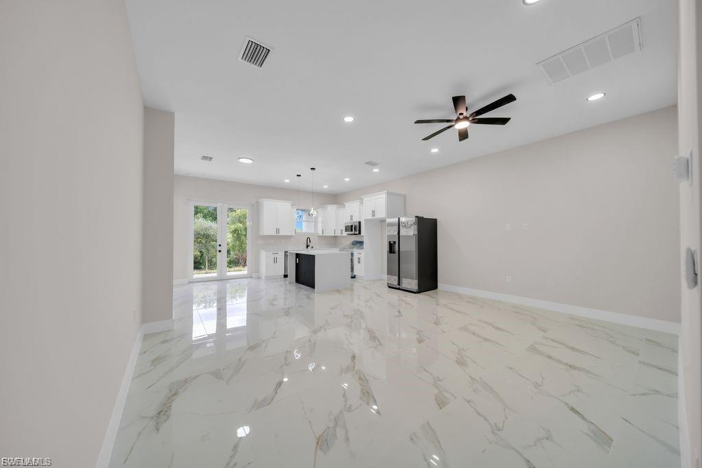 4648/4650 Leonard BLVD S