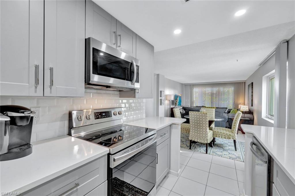 1300 Gulf Shore BLVD N 407 photo 6