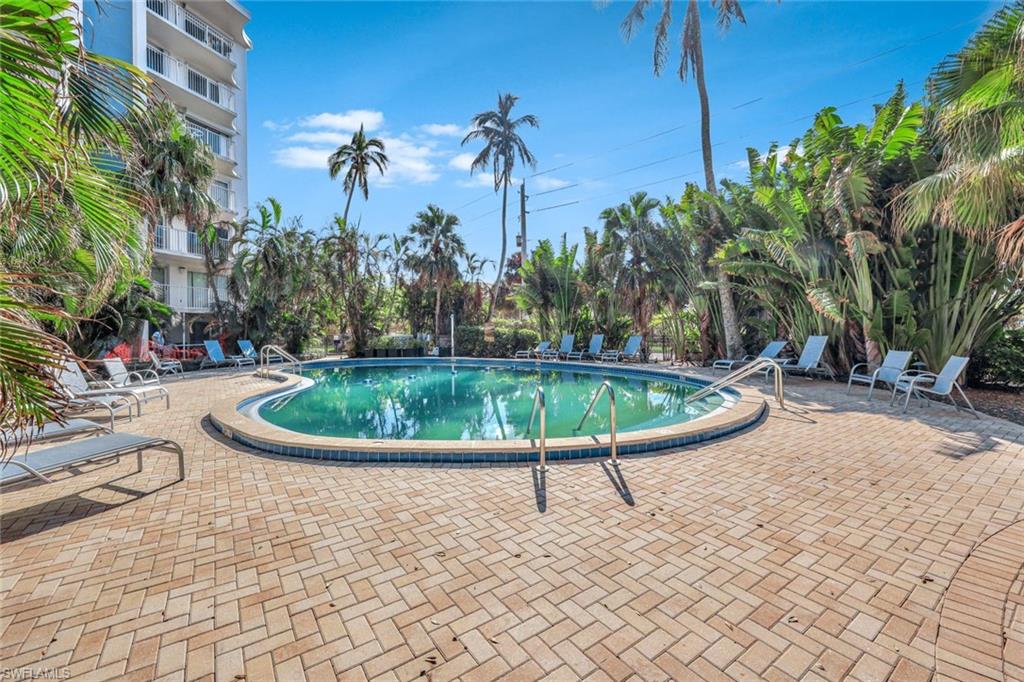 1300 Gulf Shore BLVD N 407 photo 17