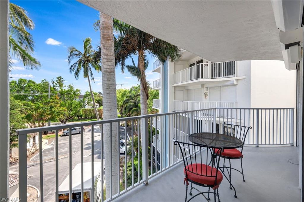 1300 Gulf Shore BLVD N 407 photo 16