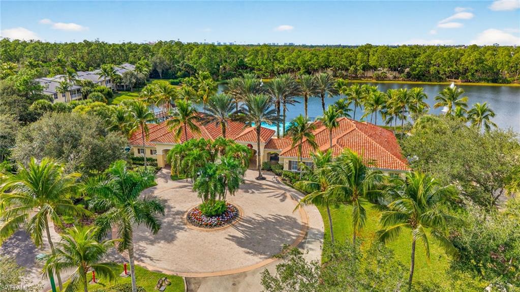 91 acres, 15 acre lake, 2 other lakes