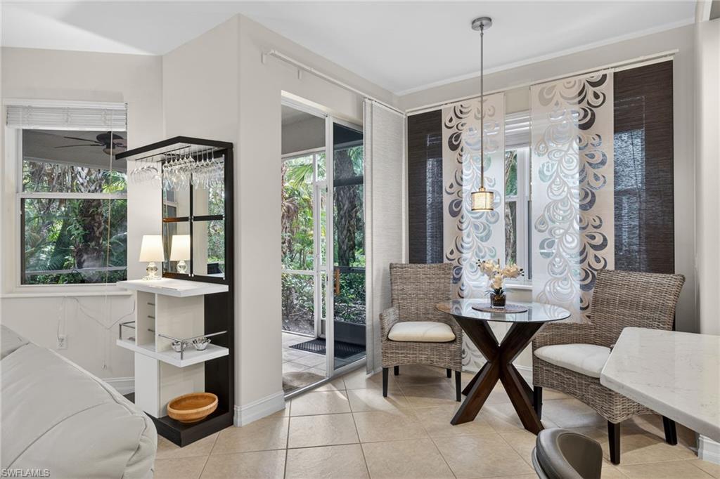 Breakfast nook for 2