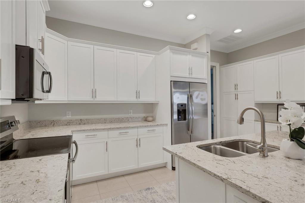 6809 Bequia WAY photo 8