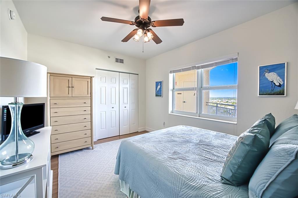 Guest_RM_1_with_lots_of_natural_light