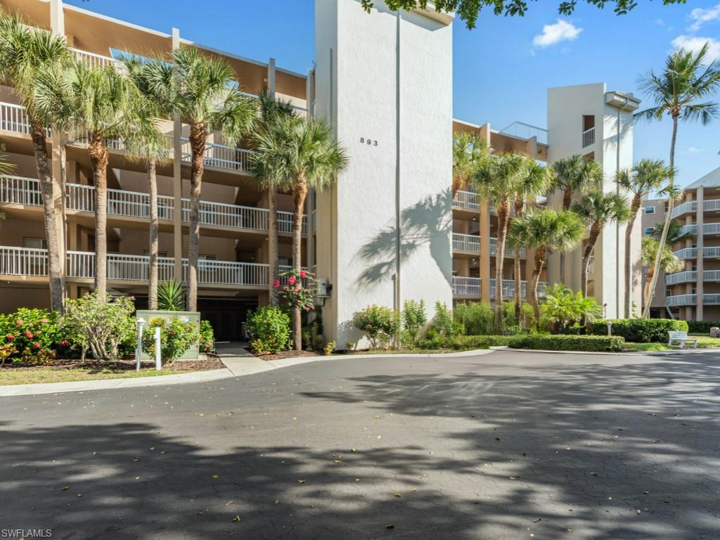 893 Collier CT 3-301