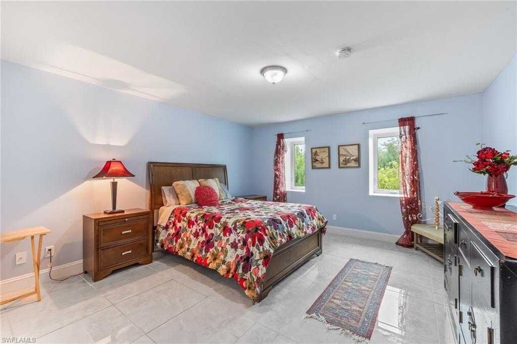 Guest bedroom