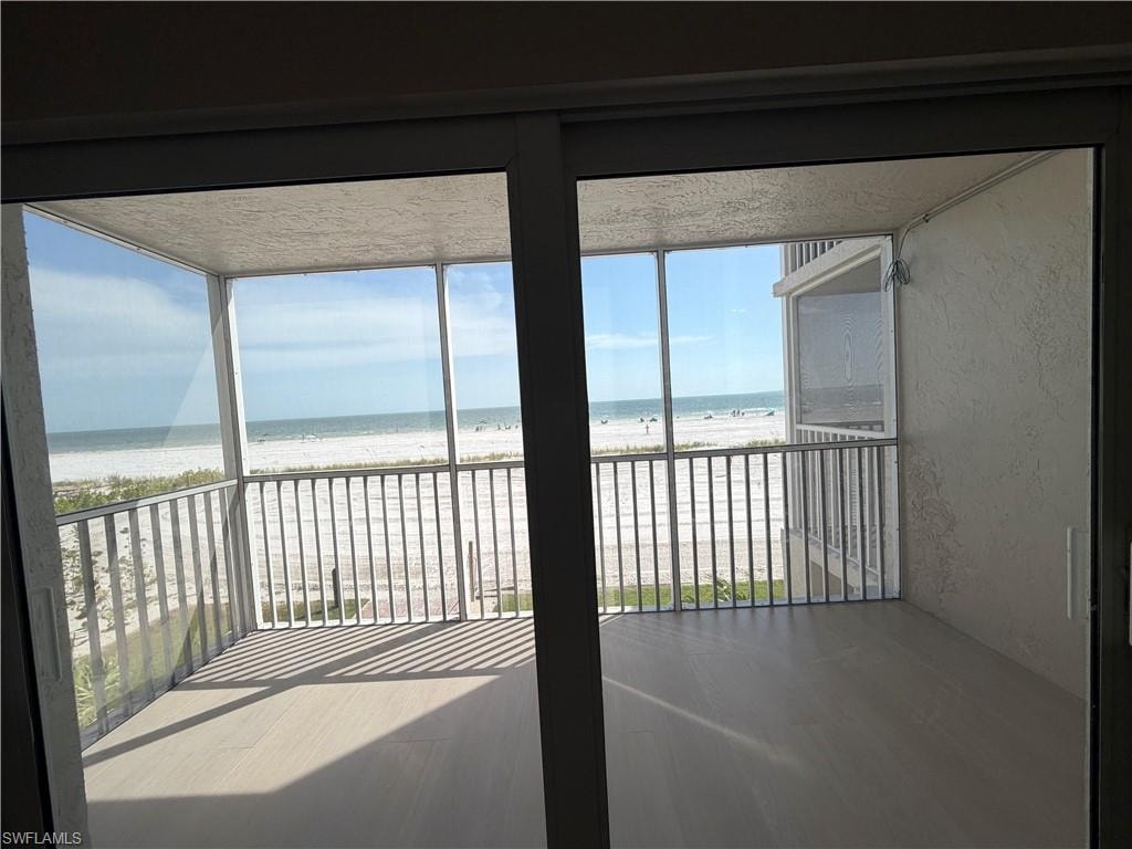 Master bedroom balcony/sliders