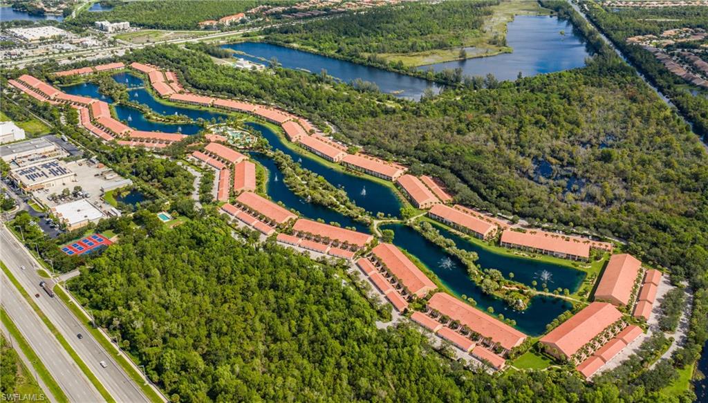 Great location between Marco Island and downtown Naples beaches, restaurants and shops