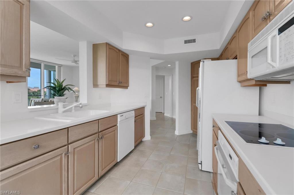 4255 Gulf Shore BLVD N 201 photo 13