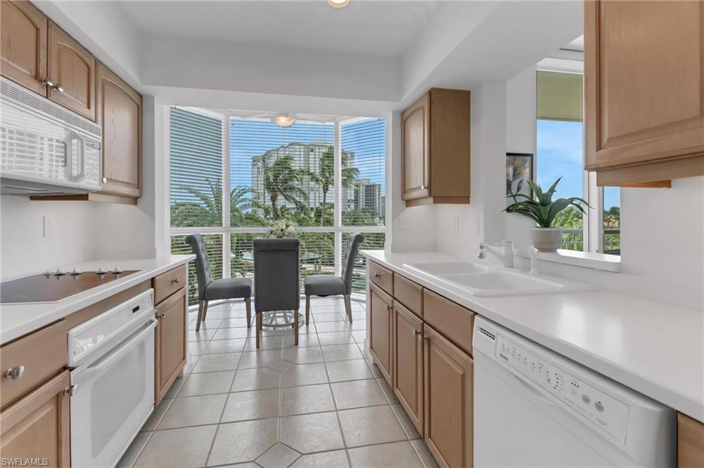 4255 Gulf Shore BLVD N 201 photo 11