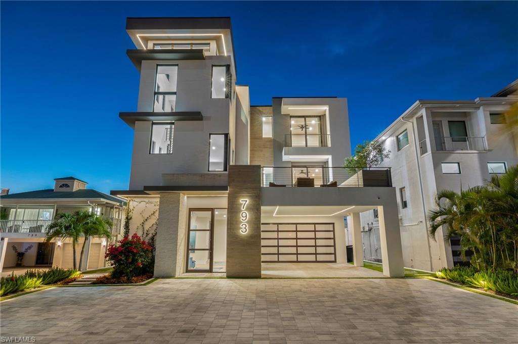 793 San Carlos DR