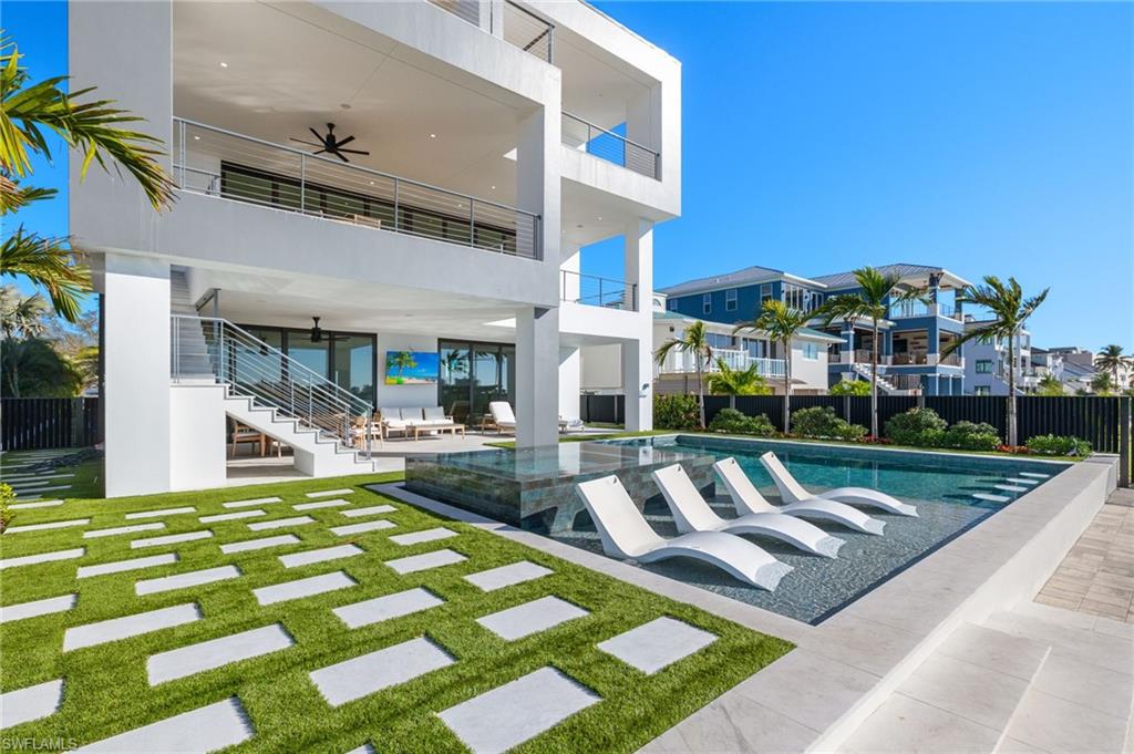 793 San Carlos DR