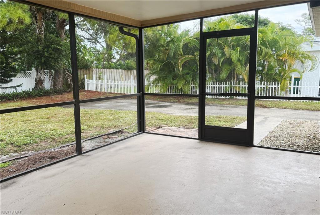 Oversized private screened lanai