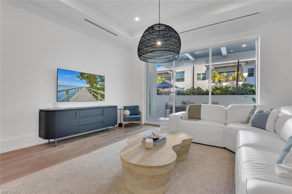 201 8th ST S 209