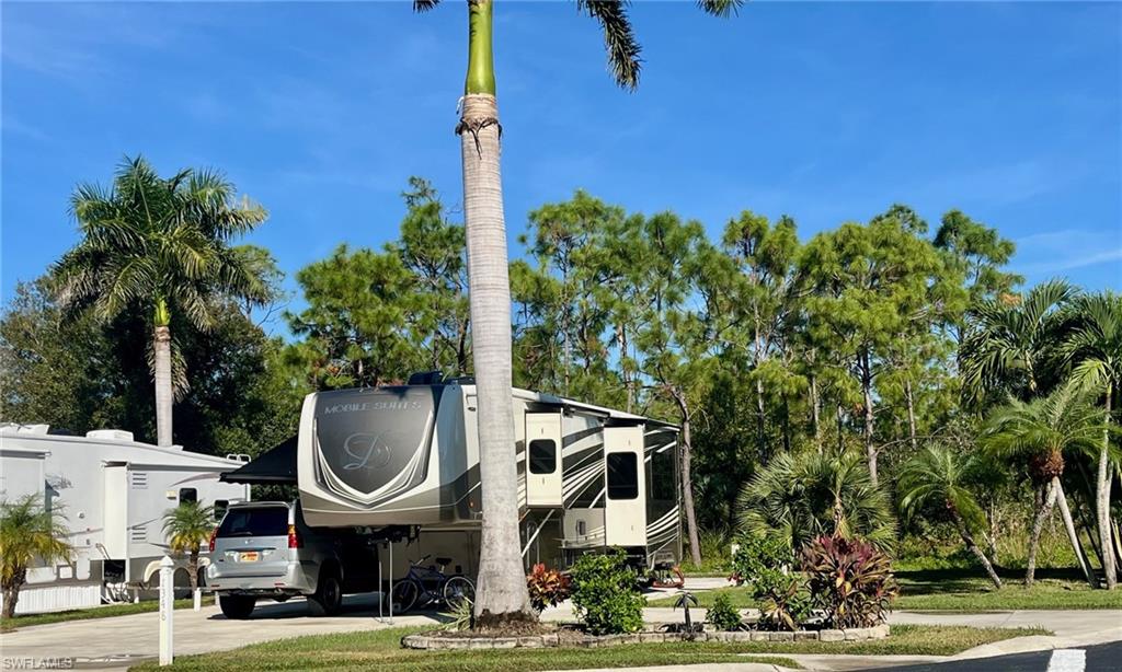 1348 Diamond Lake CIR