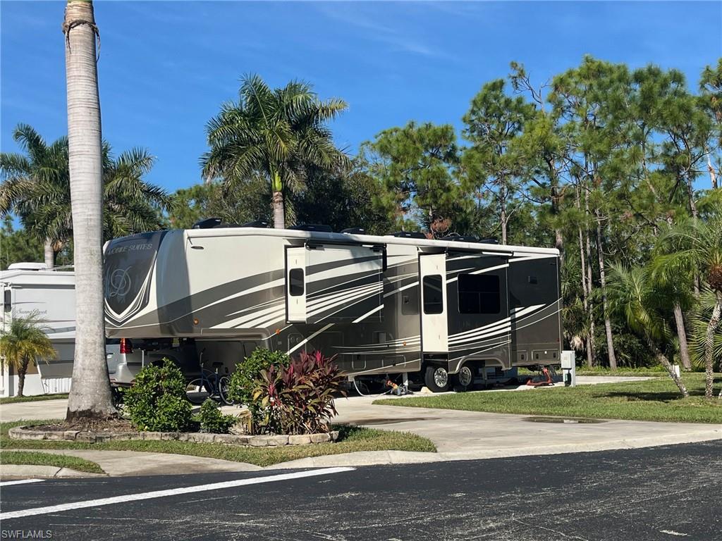 1348 Diamond Lake CIR