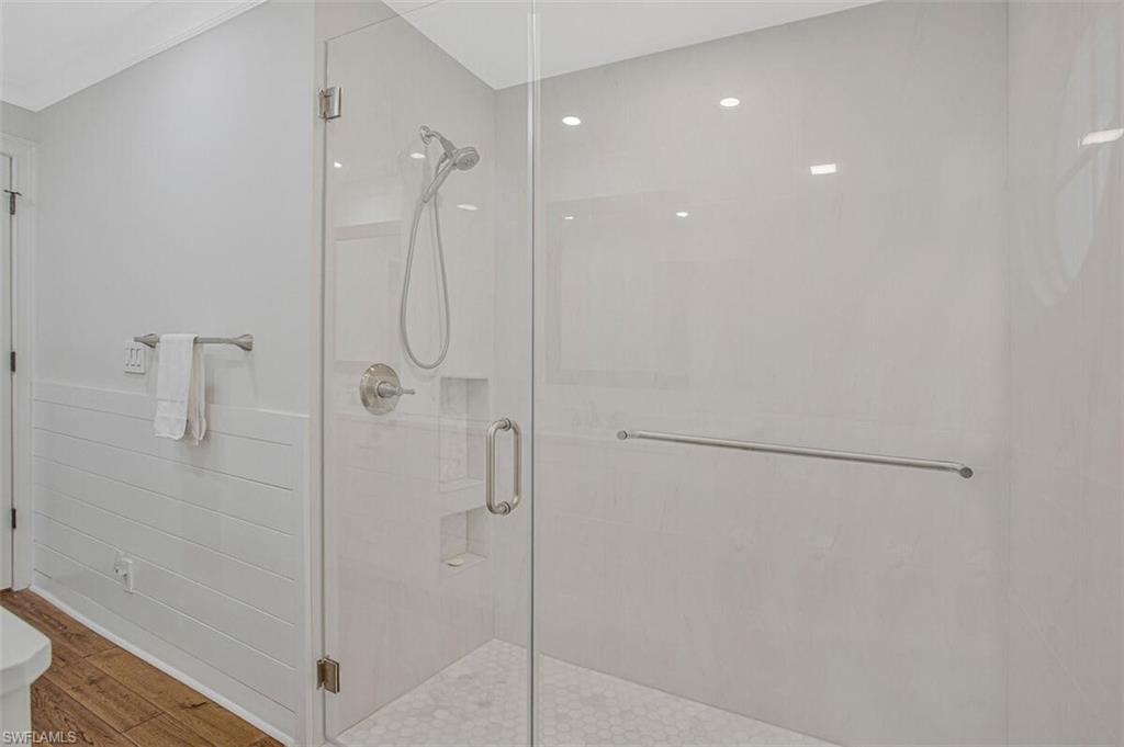 2nd Floor Bathroom