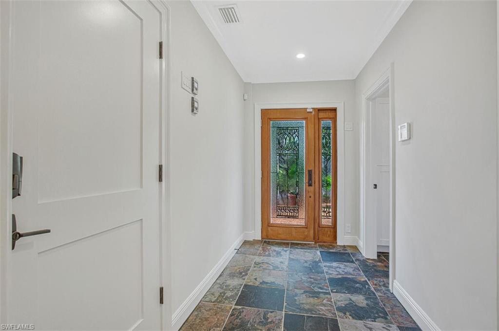 1st Floor Entry