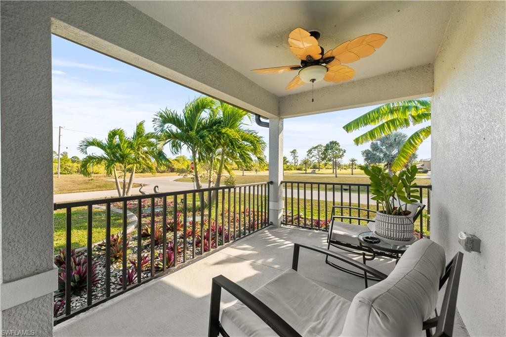 Balcony with ceiling fan